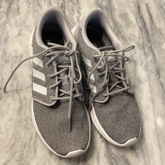 Adidas cloud foam sneaker size 6 - Picture 4 of 4